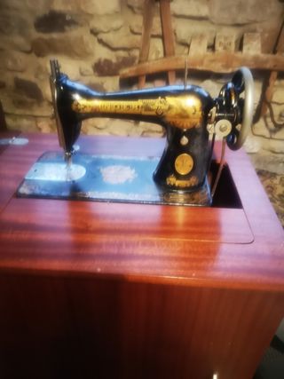 Máquina coser antigua