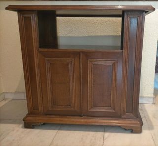 mesa televisión, entrada