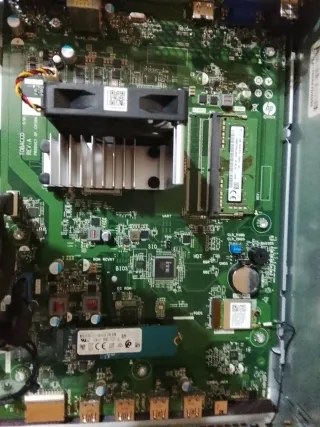 NEGOCIABLE!! Pc Sobremesa Ryzen 3 3250U + 8GB RAM