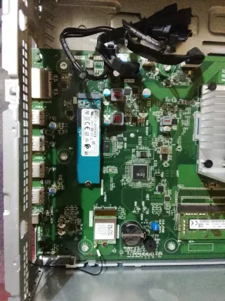 NEGOCIABLE!! Pc Sobremesa Ryzen 3 3250U + 8GB RAM