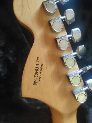 Fender squier standar stratocaster