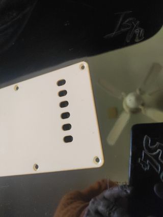 Fender squier standar stratocaster