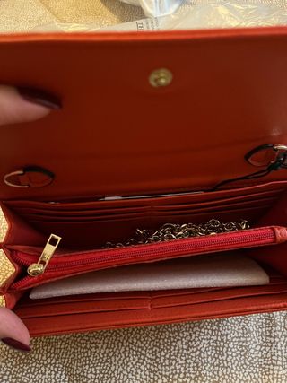 Portafoglio nuovo con cartellino