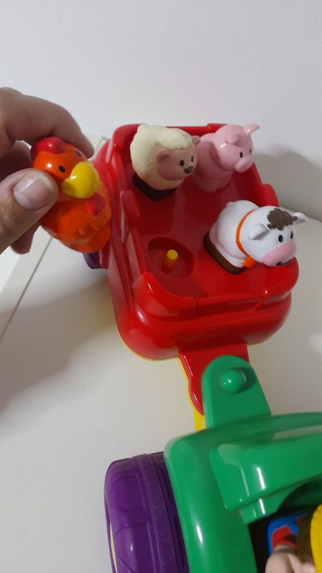 Tractor juguete con sonidos