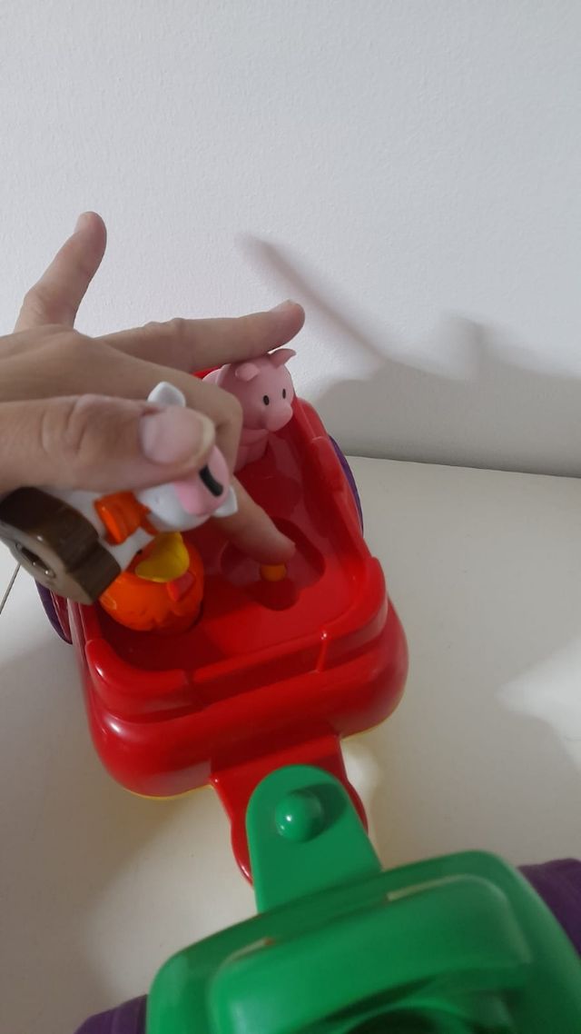 Tractor juguete con sonidos