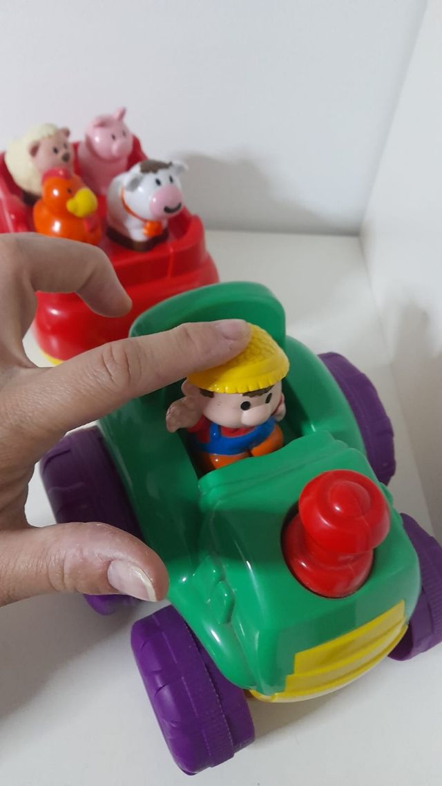 Tractor juguete con sonidos