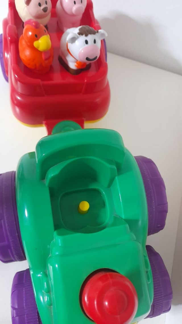 Tractor juguete con sonidos