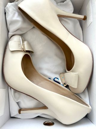 Zapato de Salon Guess 37