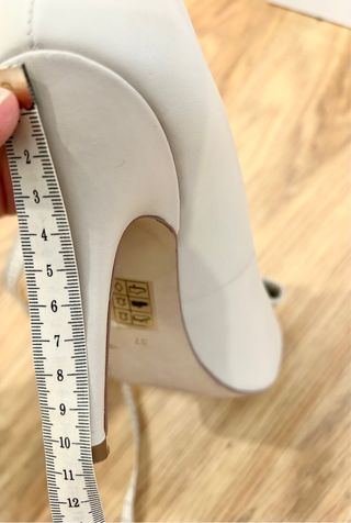 Zapato de Salon Guess 37