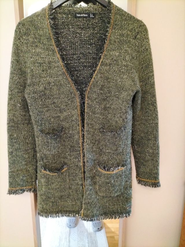 Chaqueta y camisa con camiseta interior