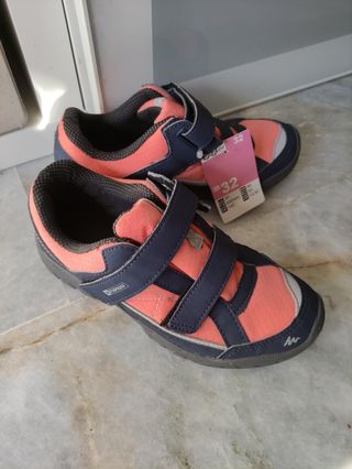 Botas trekking Quechua t.32 impermeables