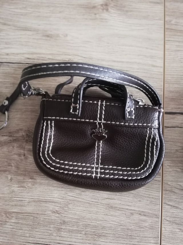 Segue. Portachiavi/monete