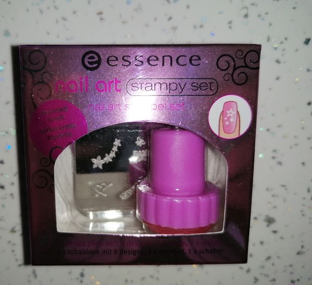 Essence nail art