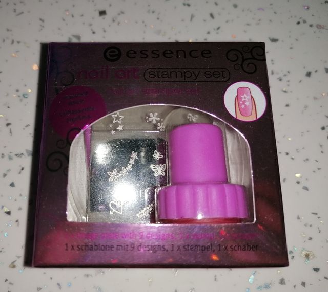 Essence nail art