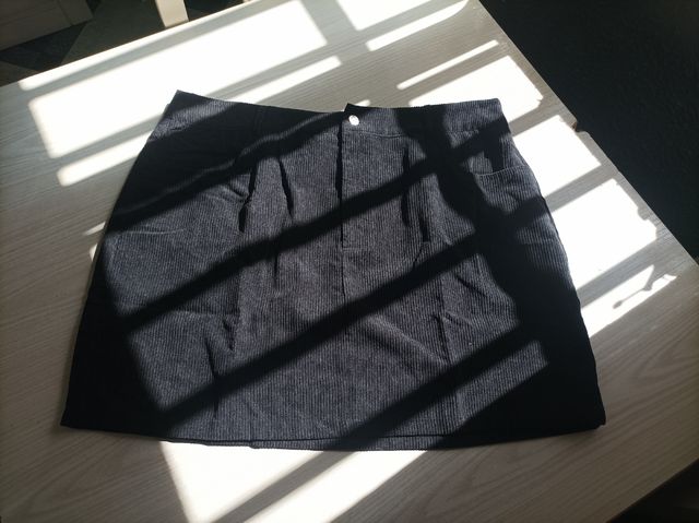 Falda Shein con regalo 