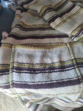 Albornoz de mujer, con capucha