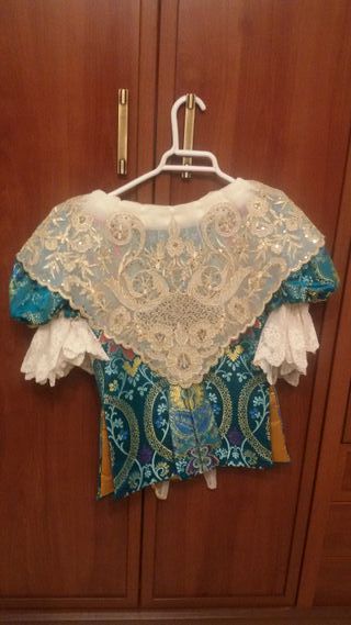Traje de fallera cosido por modista