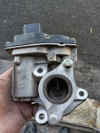 VAL EGR H8201143495 147104647R HU1501000211 NV200 