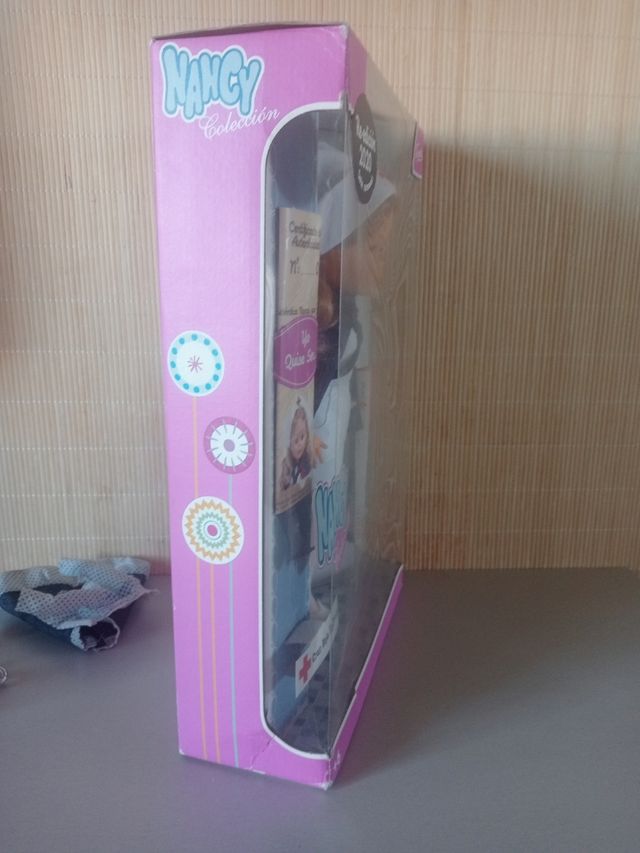 Nancy enfermera 2020 en caja