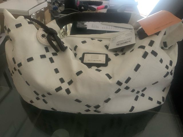 bolso nuevo blanco con detalles marrones