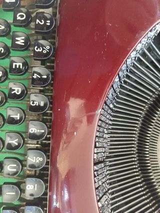 Maquina de escribir antigua