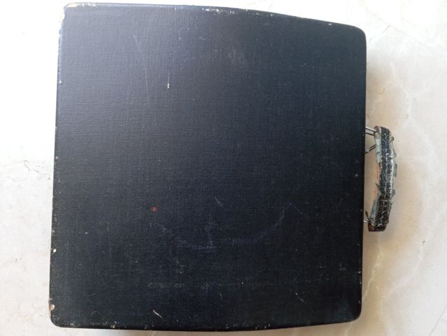 Maquina de escribir antigua