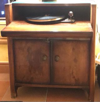 Tocadiscos antiguo años 30