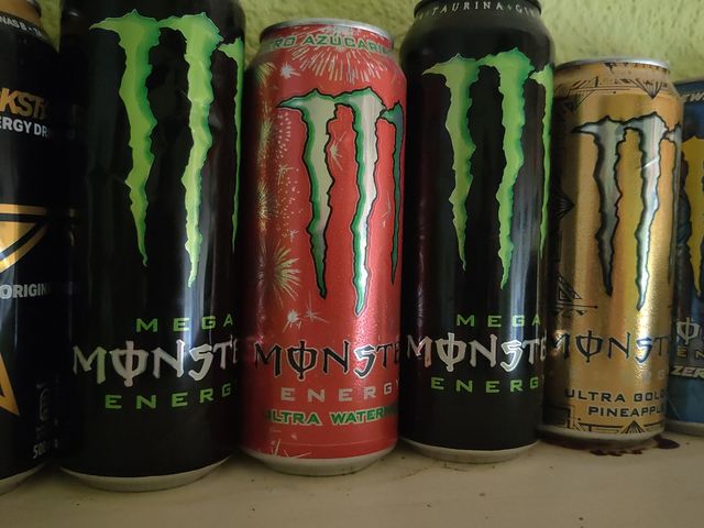 Colección de latas de refrescos  