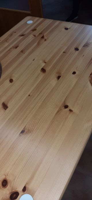 Mesa cantonera de pino macizo