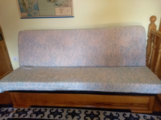 Sofá cama Clic Clac de tres plazas con arcón