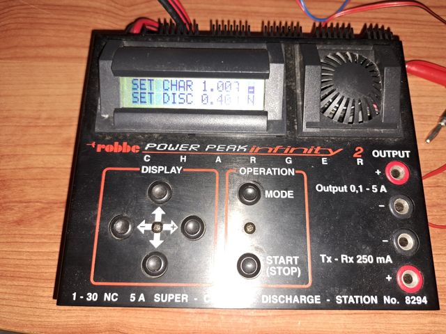 Cargador Robbe peak infinito 2