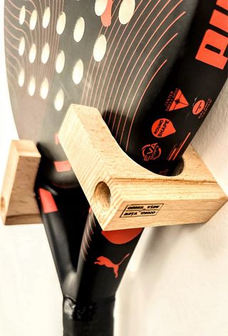 soporte expositor para pala de padel