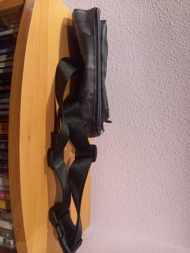 Riñonera edicion Stranger Things