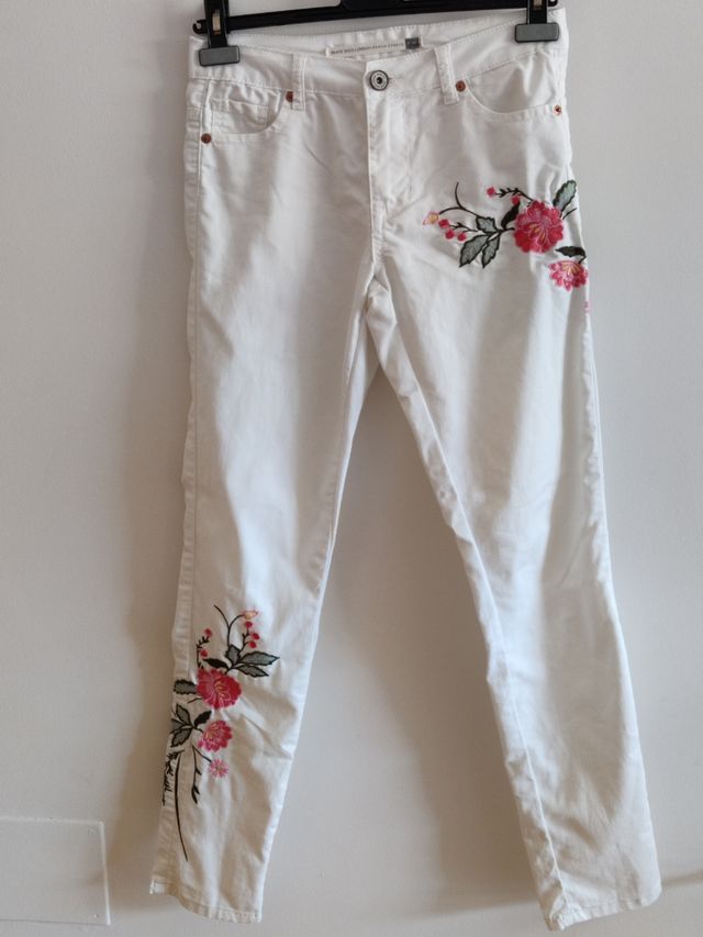 Pantalón bordados