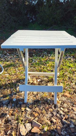 Silla baja de playa y mesa plegable