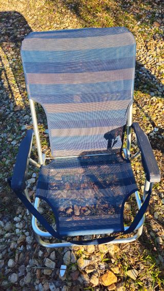 Silla baja de playa y mesa plegable