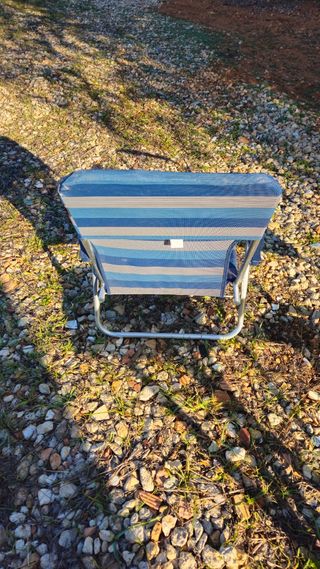 Silla baja de playa y mesa plegable