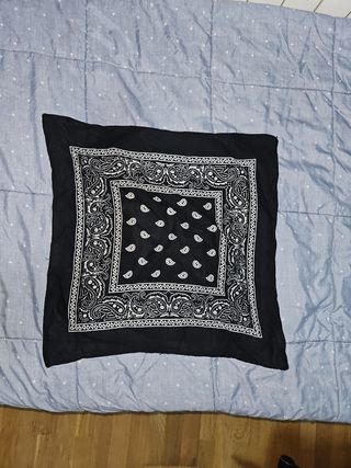 Bandana Negra.
