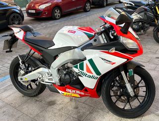 moto aprilia RS4 125