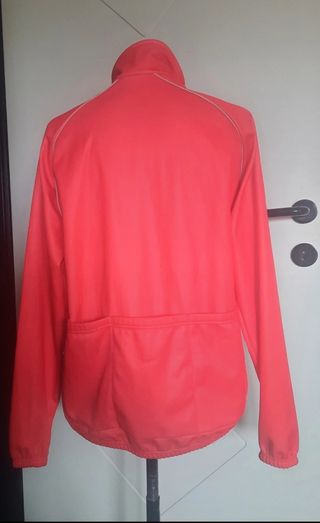 Anna Neri giubbino da ciclista