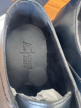 scarpe da uomo allacciate