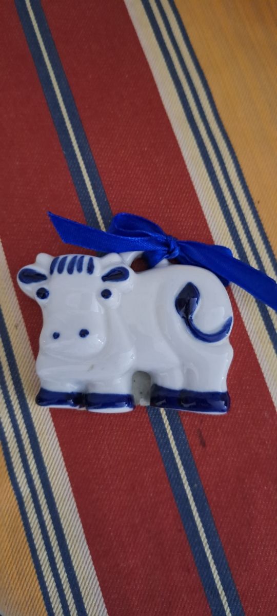 due decori per la casa ceramica bianca blu