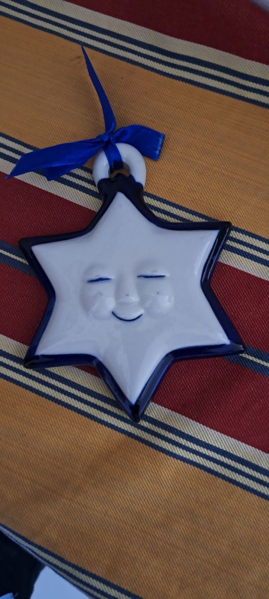 due decori per la casa ceramica bianca blu