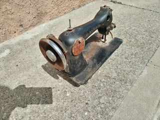 Maquina de coser Alfa