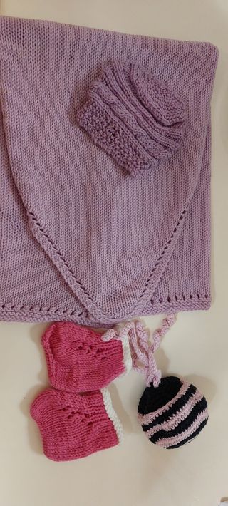 Neonato corredino nascita