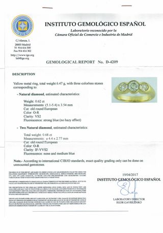 Sortija en Oro de 18k con tres Diamantes Naturales