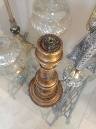 pie de lámpara antiguo precioso