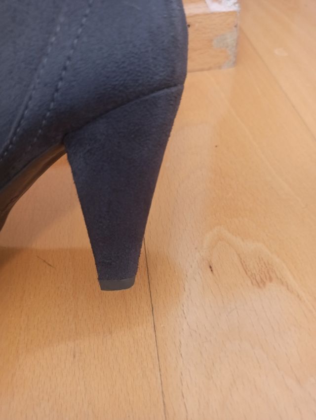 Conjunto botines azules y grises 37