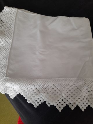 Cuatro sábanas y cuatro fundas almohadas
