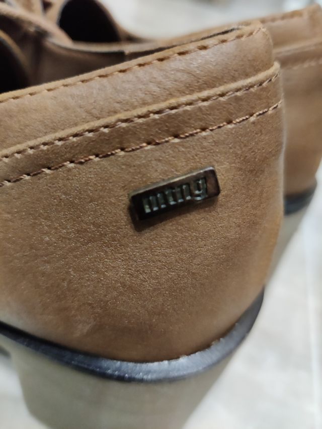 Scarpe allacciate MTNG 40